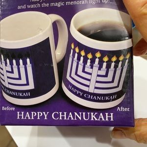 New in box Chanukah menorah coffee mug cup lights up